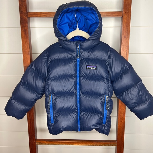 Patagonia Navy Insulated Jacket with Hood- Perfect condition. - Picture 1 of 10